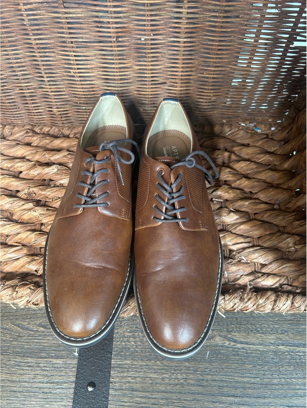 APT. 9 brown lace-up dress shoes
